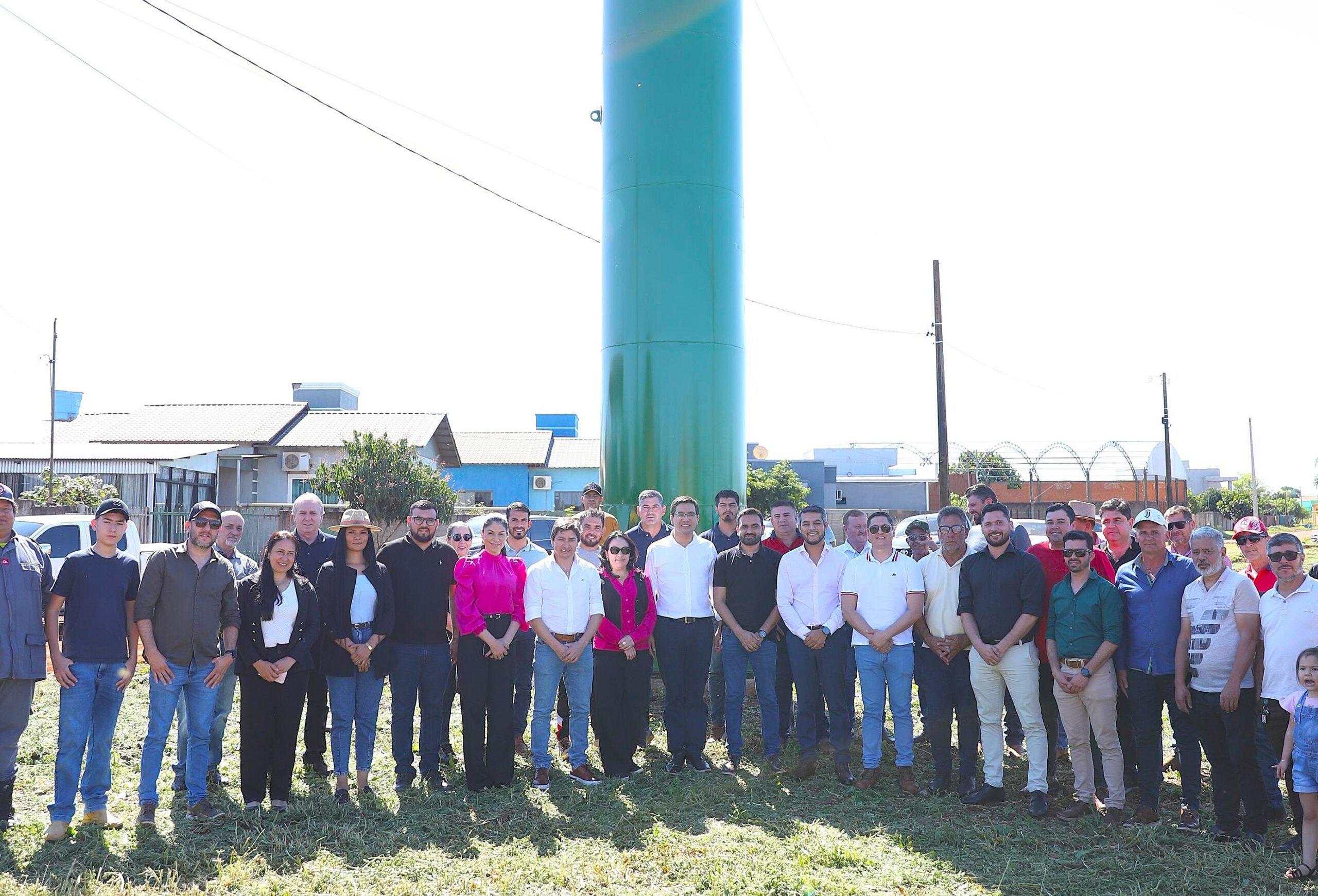 Vecinos y autoridades en habilitación de obras